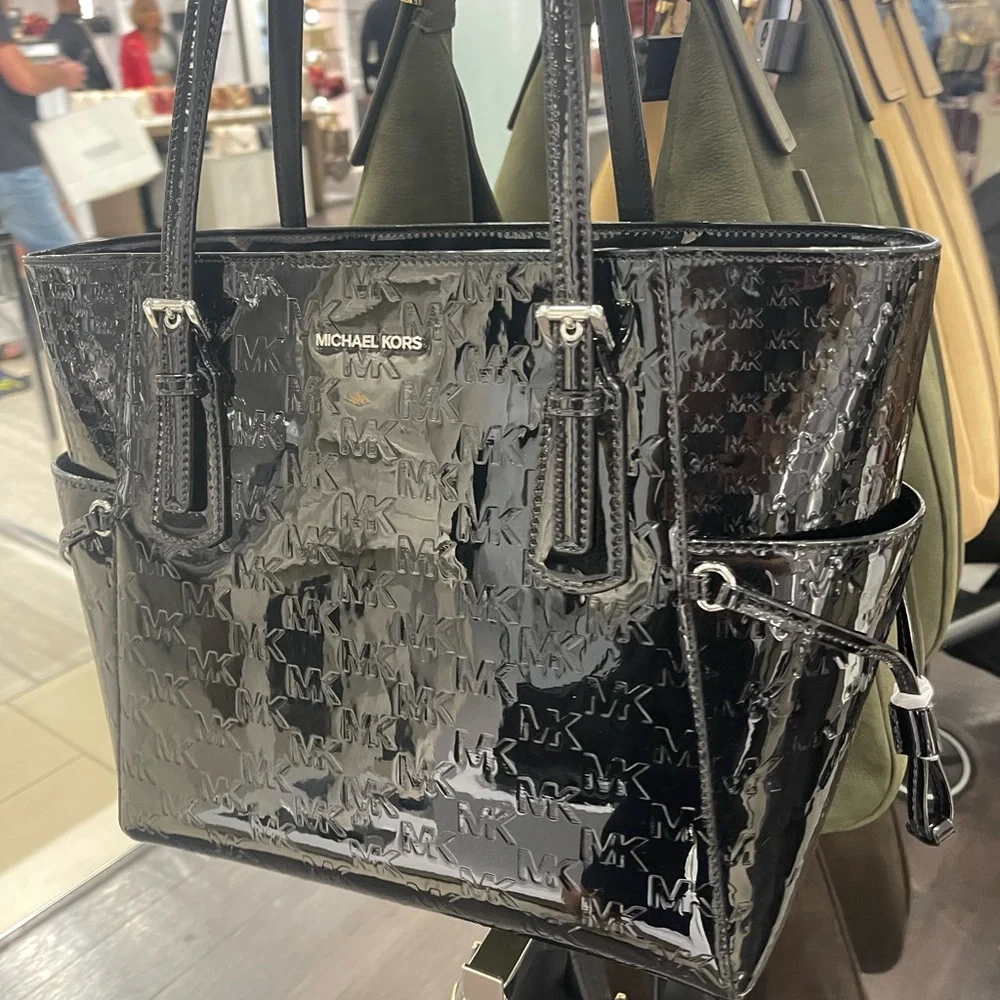 MICHAEL KORS Voyager Large Patent Logo Debossed EW Shoulder Tote Bag Black  NWT